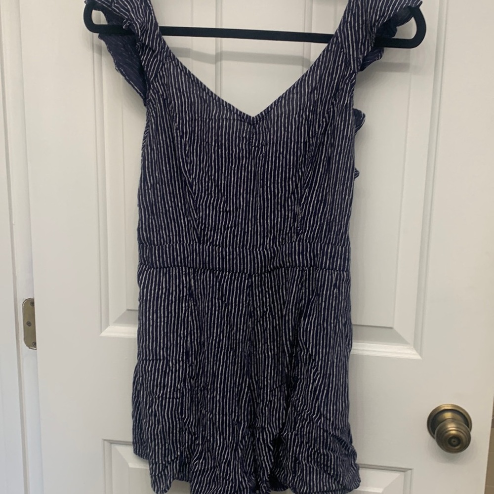 American Eagle M Romper - Ruffle Straps, Open Back, Pockets!